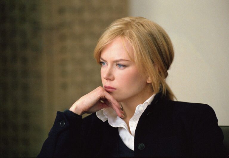 Jde to i bez plastik. Nicole Kidman stárne s grácií. Na pohřbu svého otce se smála na celé kolo