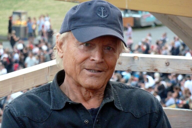 Terence Hill slaví 87. Hvězdu z něj udělala náhoda, pohřbil parťáka i syna a teď jeho narozeniny poznamenala další smrt