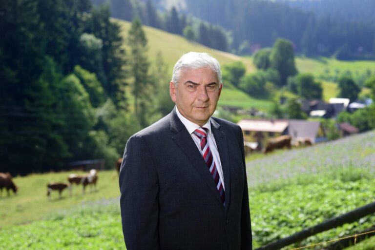 Miroslav Donutil: Skandály se mu vyhýbají a i po semdesátce je plný sil