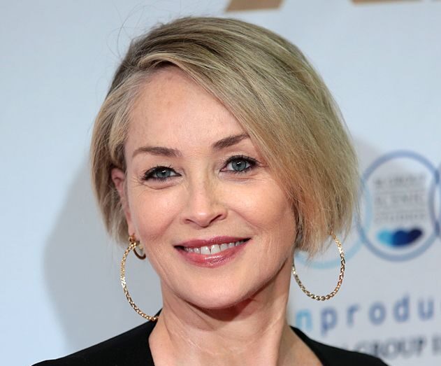 Herecká legenda Sharon Stone ve svých 66 letech opět odhodila šaty a vypadá dokonale. Mnozí jí závidí
