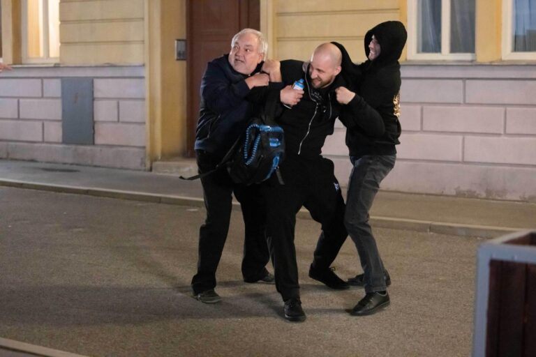Poprask v Ulici! Akční starosta Hložánek ml. zasahuje za hranou zákona