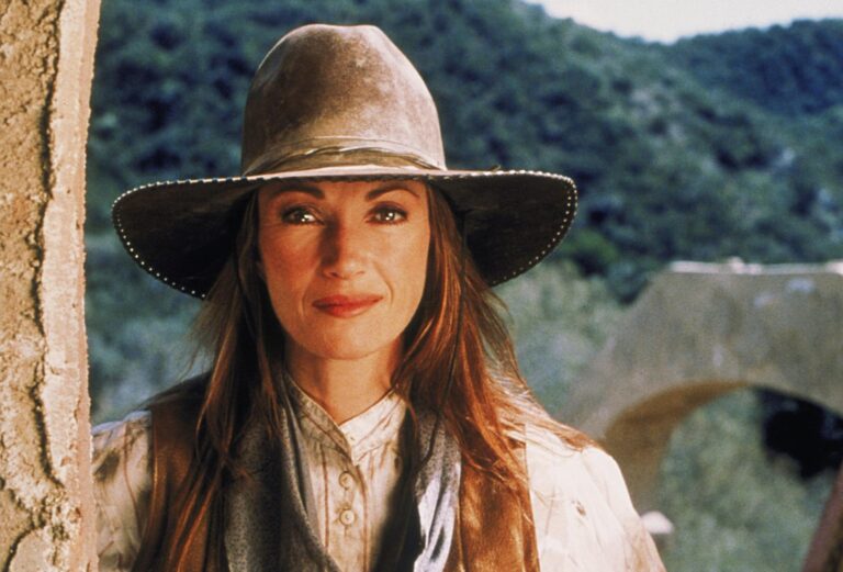 Jane Seymour (73) ohromila fanoušky fotkou v plavkách. Věk je pro doktorku Quinnovou jen číslo