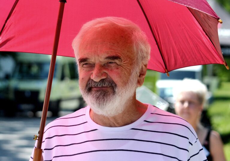 Pověst barda českého filmu Zdeňka Svěráka se otřásla v základech. Obvinění z pedofilie ho dohnalo na policii