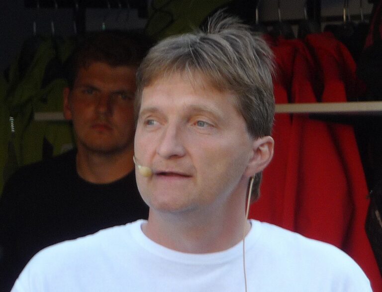 Jak se Jaromír Bosák dostal kvůli vtípku o Babišovi na kobereček v České televizi