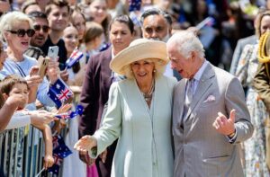 Říjen 2024: Královna Camilla a král Karel III., FOTO: NSW Government, CC BY 4.0, via Wikimedia Commons