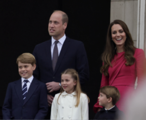 William, Kate a děti, FOTO: Number 10, CC BY 2.0, via Wikimedia Commons