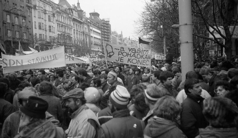 Kvíz: Sametová revoluce a 17. listopadu 1989. Zvládnete odpovědět na všech 10 otázek