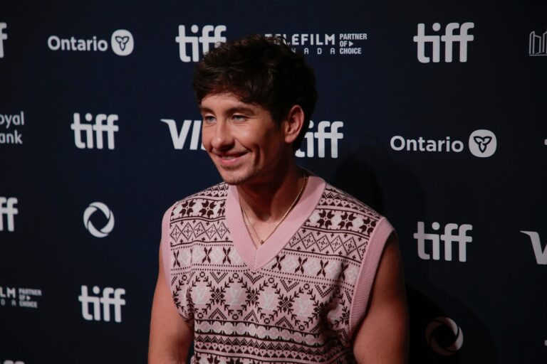 Barry Keoghan zažívá peklo na internetu. Smějí se mu kvůli obličeji. Herec zvažuje plastiku