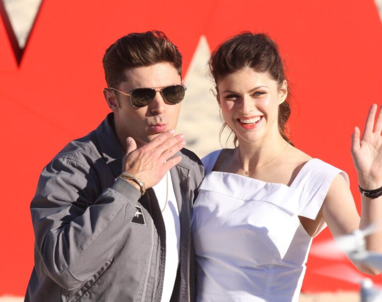 Americká sexbomba Alexandra Daddario otevřeně o mateřství: „Takhle vypadám 6 dní po porodu“