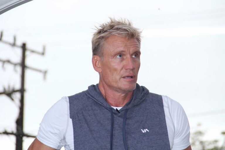 Ivan Drago? Kdepak! Dolph Lundgren je geniální vědec, polyglot a bojovník s rakovinou. Dávali mu tři roky života