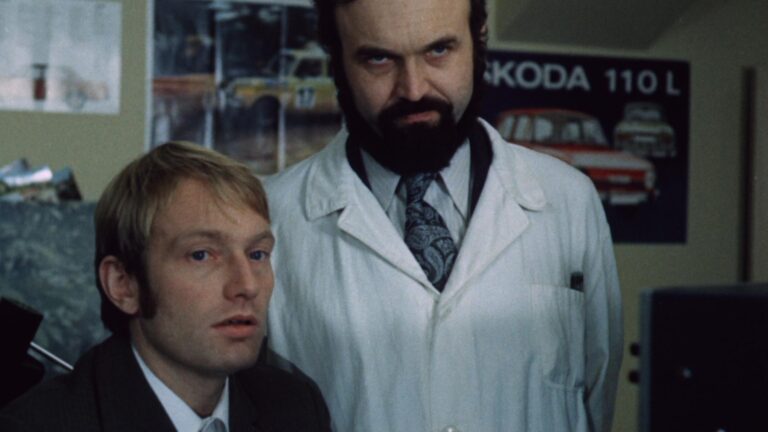 Proč Češi milují film „Jáchyme, hoď ho do stroje!“ už 50 let? Tajemství úspěchu, který nehasne