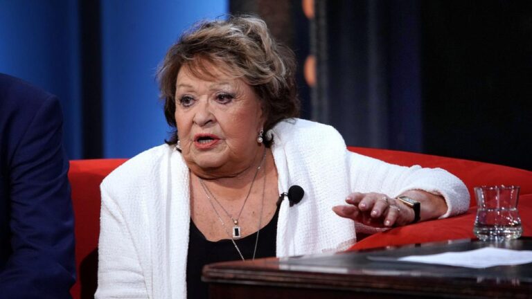 Jiřina Bohdalová opět v nemocnici: Náročný životní styl si vybírá svou daň