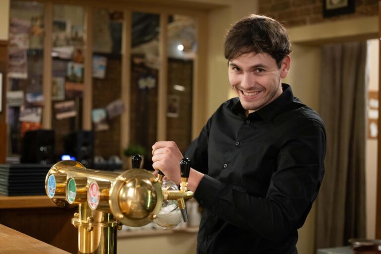 Ulice: Jeho návrat prověří vztah Týny a Borka. Kristýnin bývalý partner Denis je zpět a změnil se