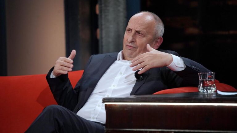 Hosté v Show Jana Krause: Návrat Lunetic, spirituální cesta Silvie Šuvadové i papouščí gang ze Semil