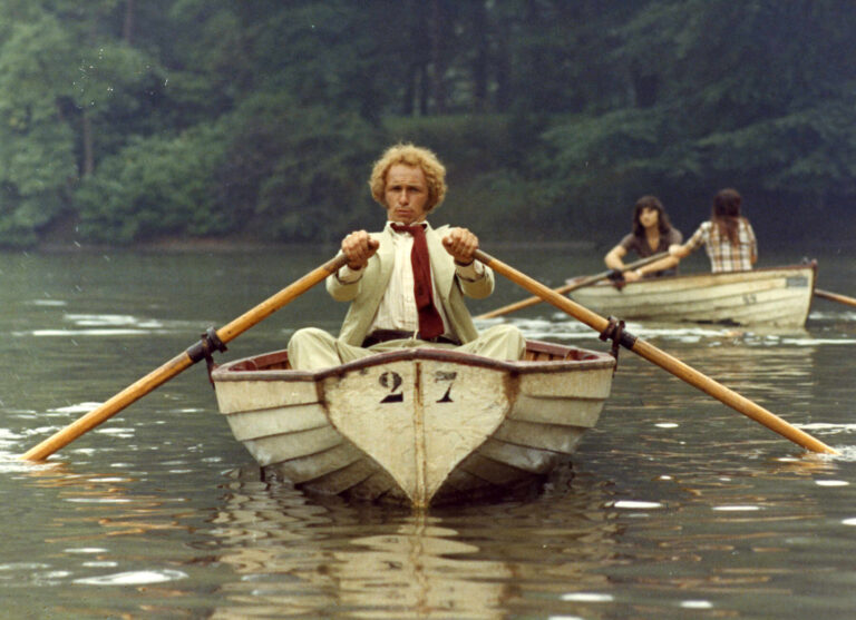 Velký blondýn Pierre Richard je vitální i v devadesáti. Miluje Česko a zahrál si ve filmu s Bohdalovou