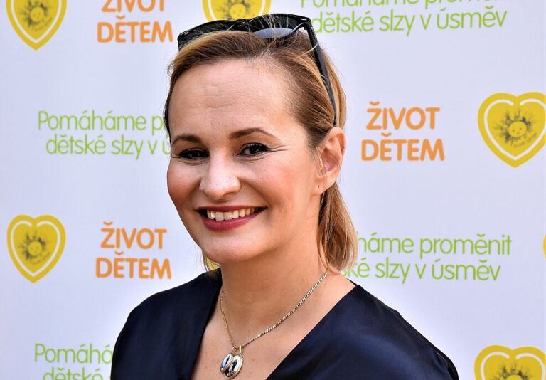 Legendární vánočka podle Moniky Absolonové, kterou si zamilovaly nejen celebrity. Máme pro vás recept