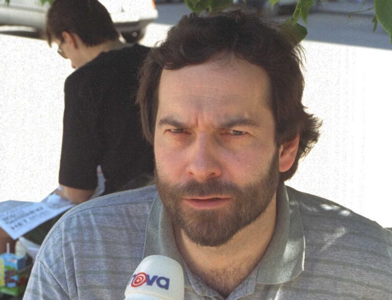 „Drž se své ženy,“ promluvila k němu indiánská droga. Radek John kdysi o drogách psal, dnes má vlastní zkušenost