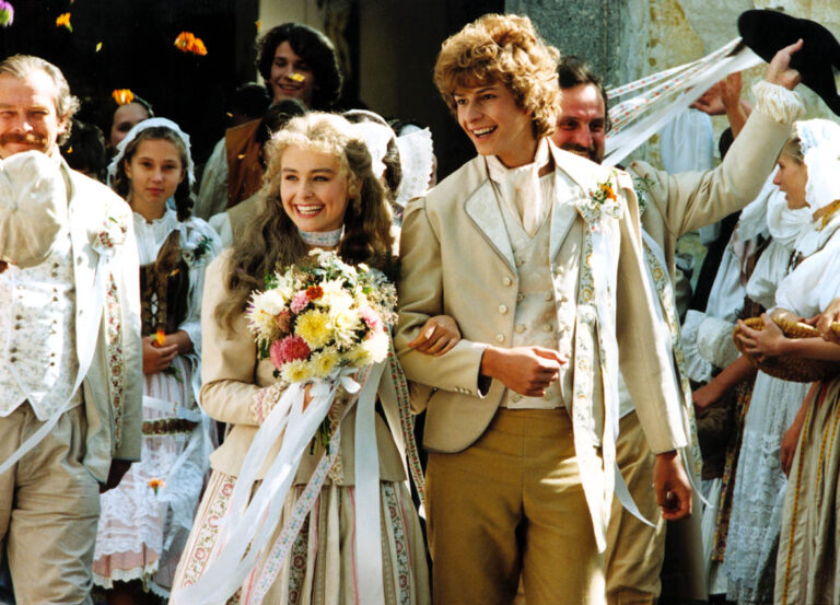 Princezna ze mlejna: Andrea Černá alias Eliška toužila po dětech, ale osud jí nepřál. Radek Valenta mimo herectví i zpívá