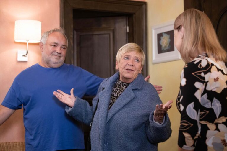 Jaroslava Obermaierová žije střídavě v dřevěné chalupě u Zruče a garsonce na Žižkově. Nyní však řeší budoucnost v Ulici
