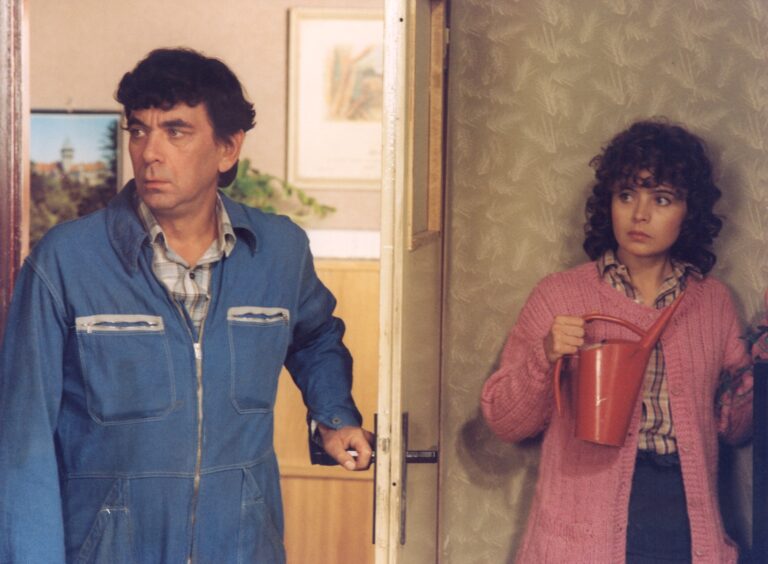 Vesničko má středisková: Film vznikl náhodou, problém s obsazením Labudy a honorář 15 000 Kčs za celý film