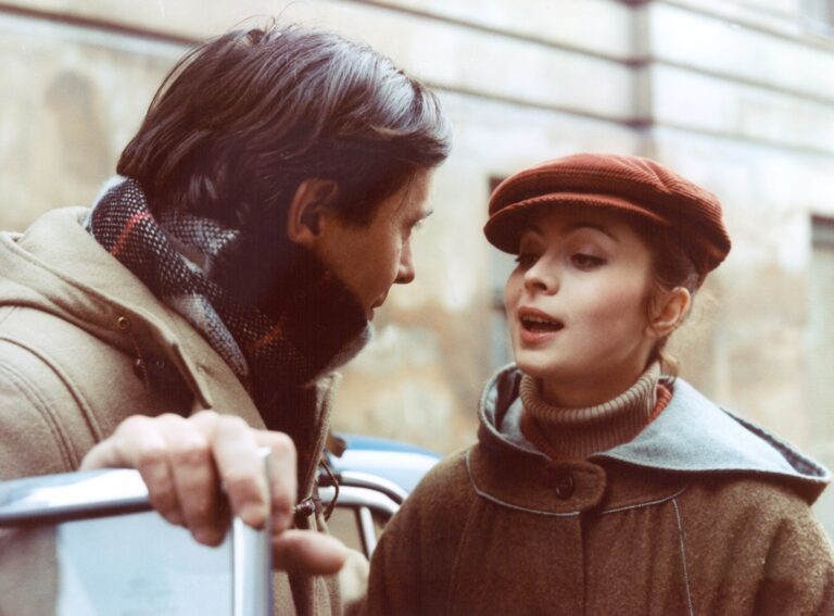 Vrchní, prchni!: Profackovaný Abrhám, obsazena celá Smoljakova rodina a odkaz v právnických učebnicích