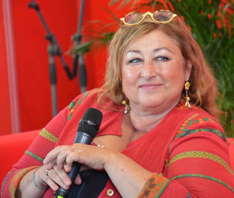 Halina Pawlowská stále není fit a v seriálu ZOO zatím končí. Nahradit ji má „tlustá kočičanda“