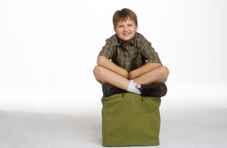 Před 20 lety vydělával miliony za epizodu. Dnes je Jake z Dva a půl chlapa zarostlý podivín a na Hollywood nadává