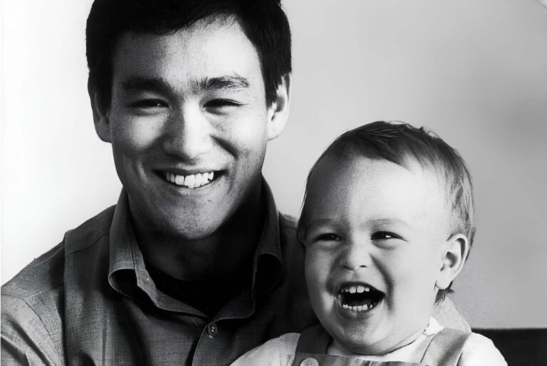 Brandon Lee: Syn Bruce Lee by oslavil šedesátku. Zemřel mladý při natáčení kultovní Vrány