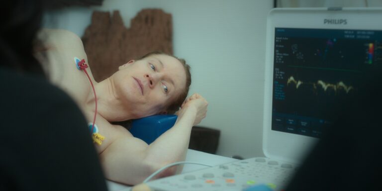 Miliardář chce zvrátit stárnutí a obětuje tomu vše: Vstává ve 4:30, jí jen do 11:00 a polyká přes 100 tablet denně