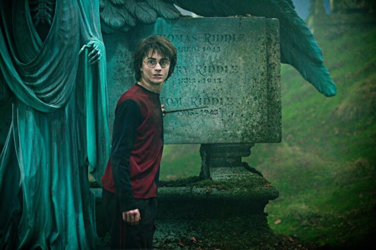 Harry Potter a Ohnivý pohár: Islanďané v šoku, představitel Harryho Pottera se topil a podoba Smrtijedů s Ku-Klux-Klanem