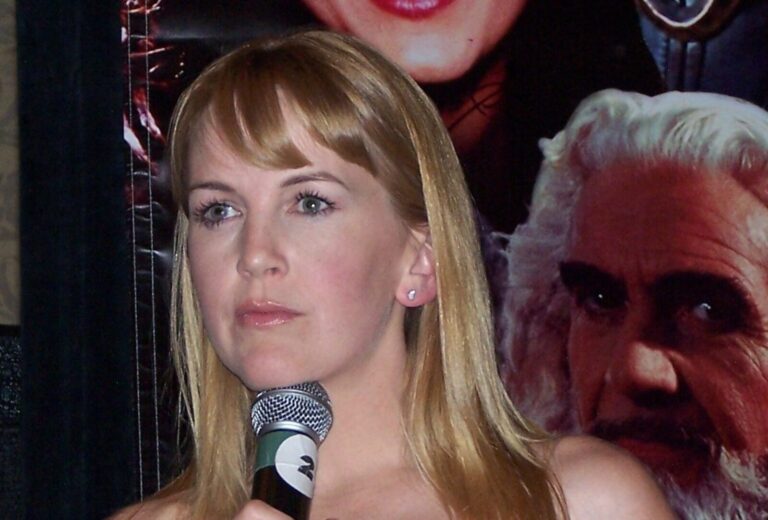 Xena a Gabriela dle všeho nebyly jen „kamarádky“. Z blonďaté Renée O´Connor je dnes sebevědomá zrzka