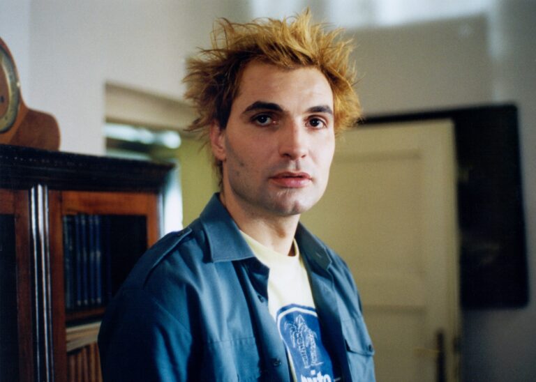 Samotáři a nejlepší hlášky a perličky: Celý film byl Macháček zhulený a první den to s marihuanou přehnal i štáb