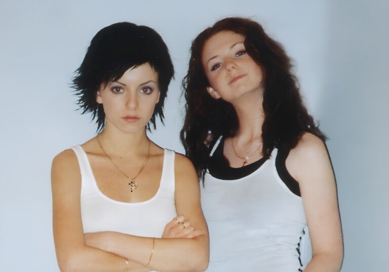 Tatu: Kdysi předstíraly lásku, aby provokovaly. Jedna si vzala milionáře, druhou plastiky změnily k nepoznání