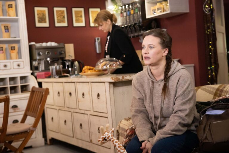 Ulice: První setkání s adeptkou na náhradní matku a ihned se budou řešit peníze. Jirka začne mít pochybnosti