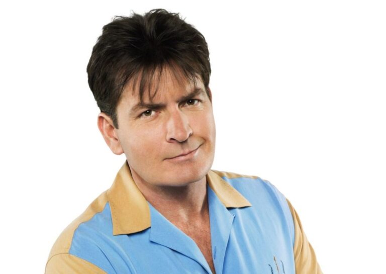 Charlie Sheen: Z hollywoodské star pád na dno kvůli HIV a skandálům. Nejspíš v nich drží i rekord