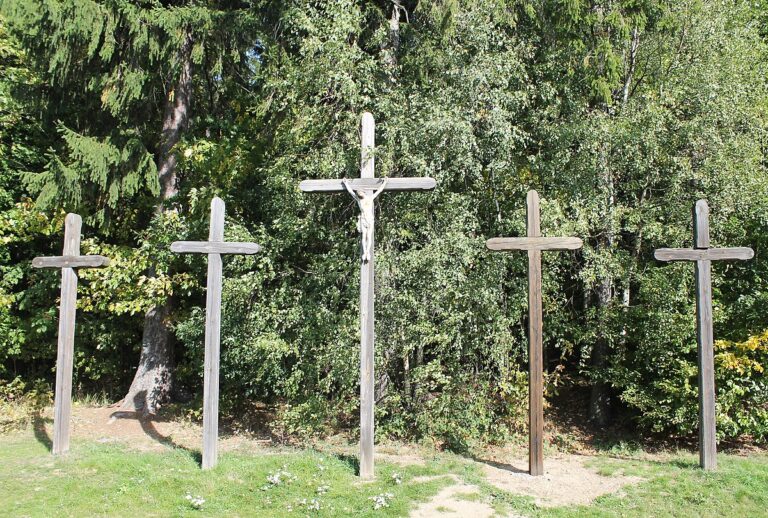 Devět křížů: Legenda o nešťastné lásce je opředena nejasnostmi