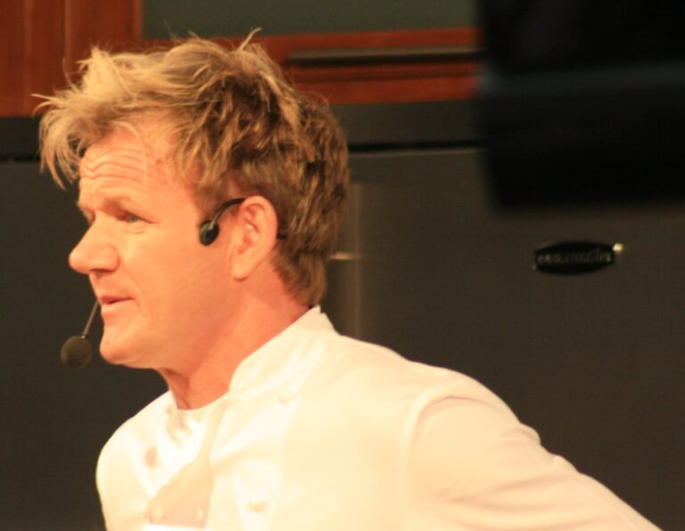 Celebrity, které přežily pokus o vraždu: Benzínem politý Gordon Ramsay i pobodaná hvězda The Beatles