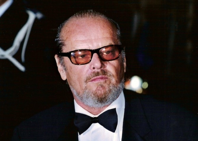 87letý Jack Nicholson se po téměř dvou letech znovu objevil na veřejnosti. S úsměvem, ale s podlomeným zdravím