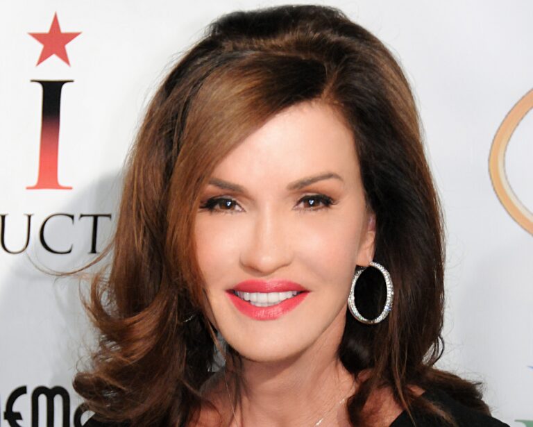 Supermodelka Janice Dickinson to přehnala s plastikami. Žádné z úprav ale nelituje