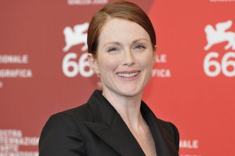 Julianne Moore v šoku: Americká vláda zakázala její dětskou knihu, probíhá genderová kontrola