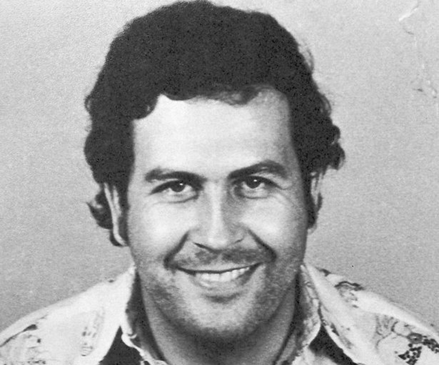 Pablo Escobar, FOTO: Colombian National Police, Public domain, via Wikimedia Commons