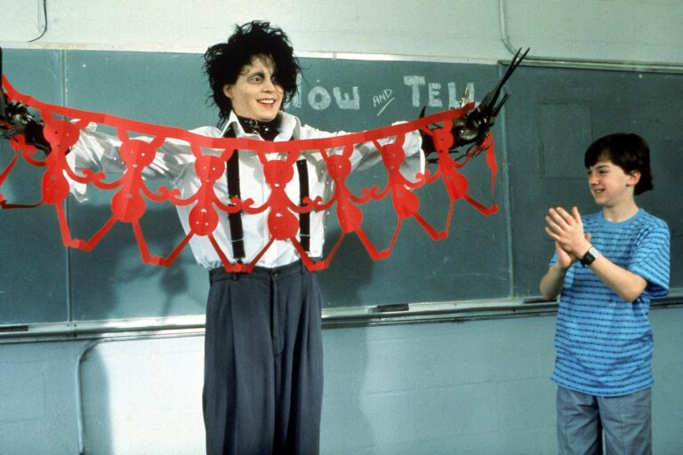 Střihoruký Edward: O roli měl zájem Michael Jackson, režisér chtěl obsadit Toma Cruise – ten měl své požadavky