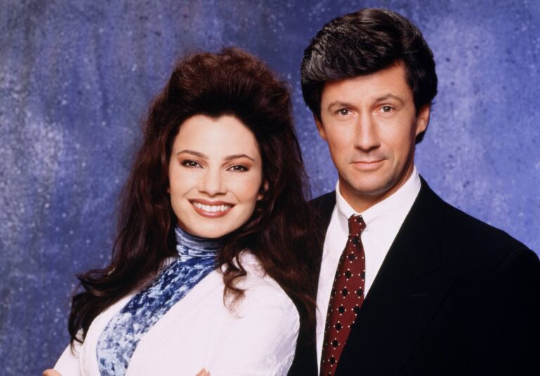 Šarmantní pan Sheffield z Chůvy k pohledání sešel věkem. Charles Shaughnessy je dnes šedivým dědečkem