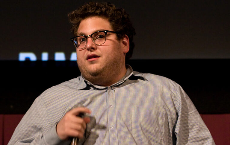 Svět ho zná jako malého tlouštíka. Jonah Hill ale šel do sebe a dnes je štíhlým surfařem
