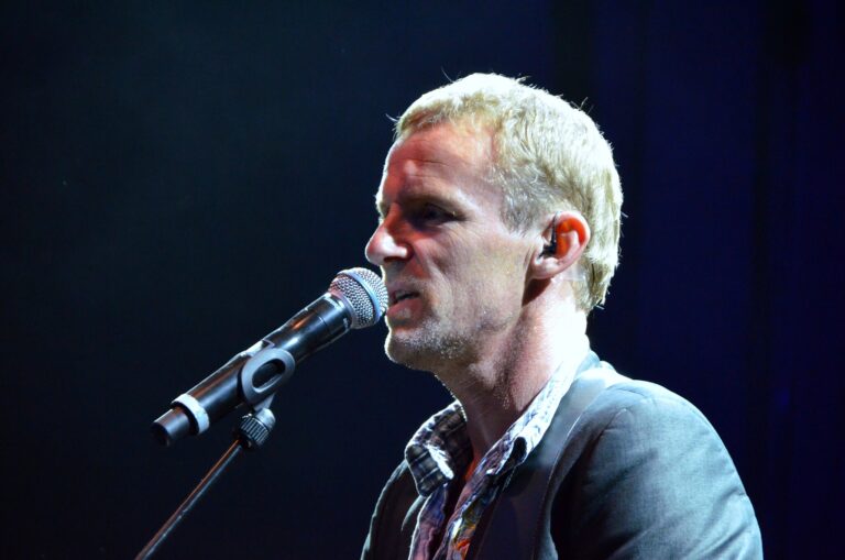 Kdo je Jo Nesbo: Slavný spisovatel začínal jako makléř, věnuje se ale i hudbě