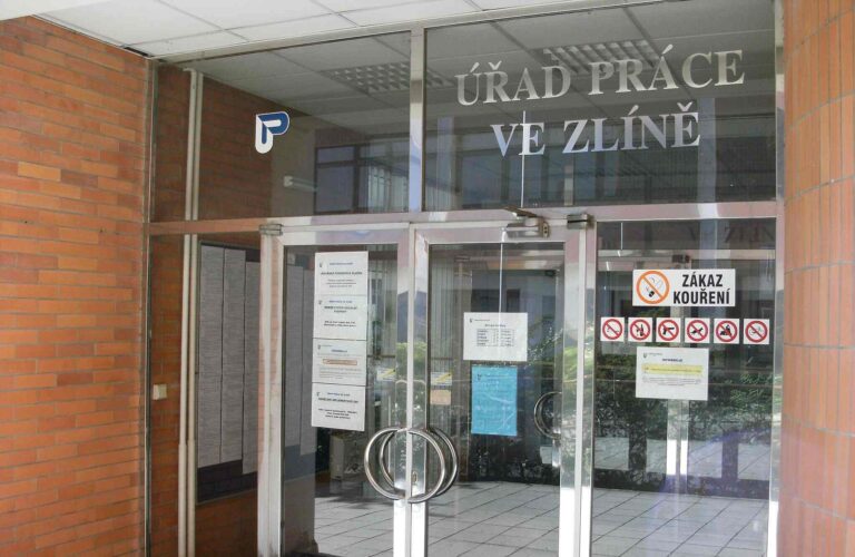 Nezaměstnaní si polepší: Stát jim dá víc peněz, i když dají výpověď sami