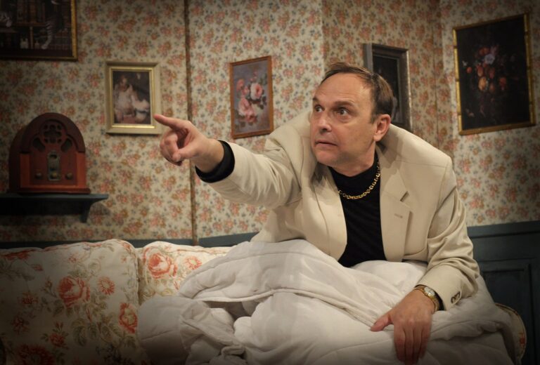 Pavel Kikinčuk alias Šimon Plánička má krásnou dceru. Zahráli si spolu v Babovřeskách, Kamila se objevila i v Jedné rodině