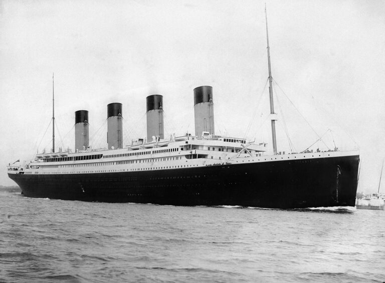 Titanic jako největší pojistný podvod nebo jej postihla egyptská kletba: Dodnes vyvstávají otázky