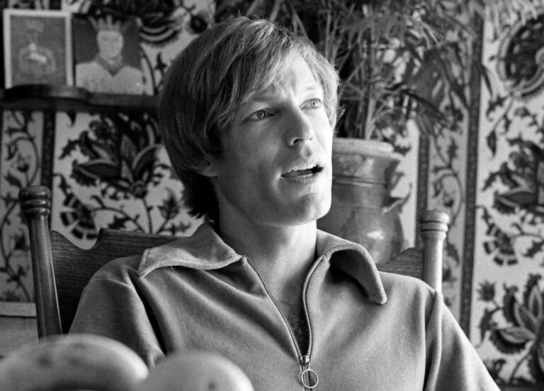 Zemřel Richard Chamberlain. Televizní kněz z Ptáků v trní odešel tiše doma na Havaji