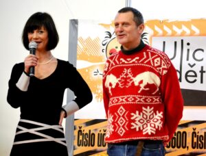 Šárka Ulrichová a Tomáš Valík (2015), FOTO: David Sedlecký, CC BY-SA 4.0, via Wikimedia Commons